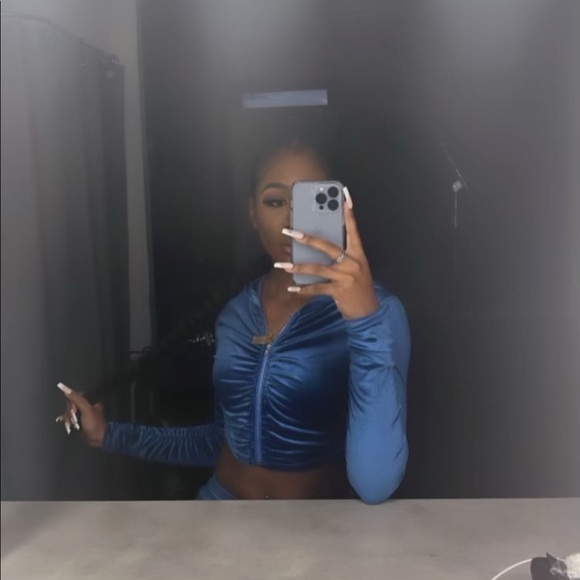 STACKED VELOUR SET - Picture 9 of 10